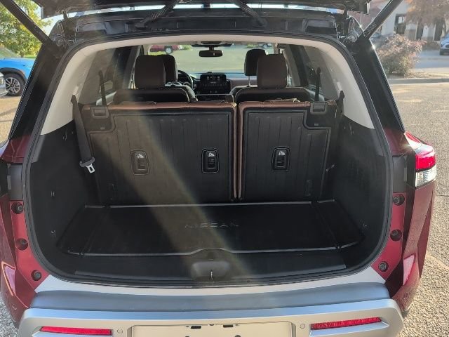 Used 2022 Nissan Pathfinder Platinum w/ Cargo Package image 21