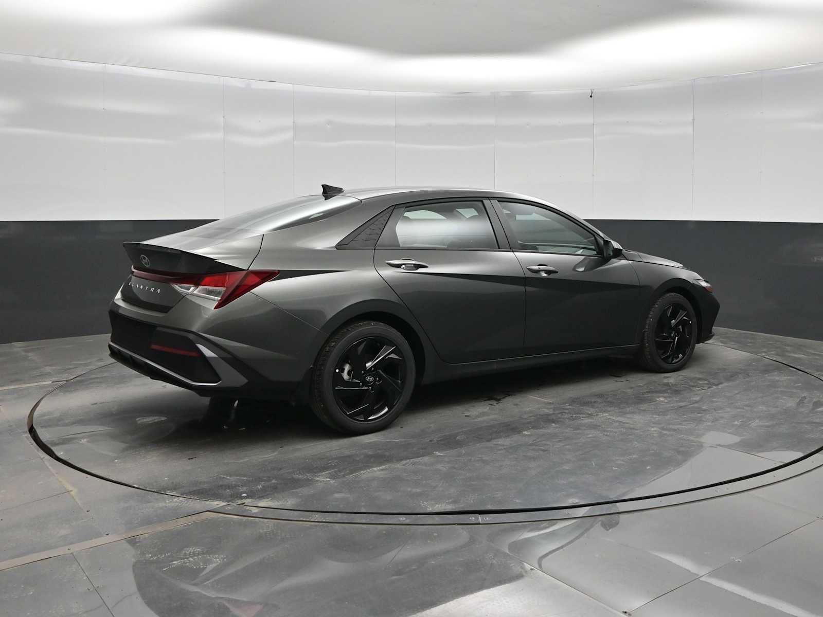 New 2026 Hyundai Elantra SEL Sport FWD image 8