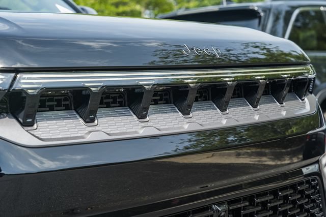 New 2026 Jeep Grand Wagoneer Summit AWD/4WD image 16