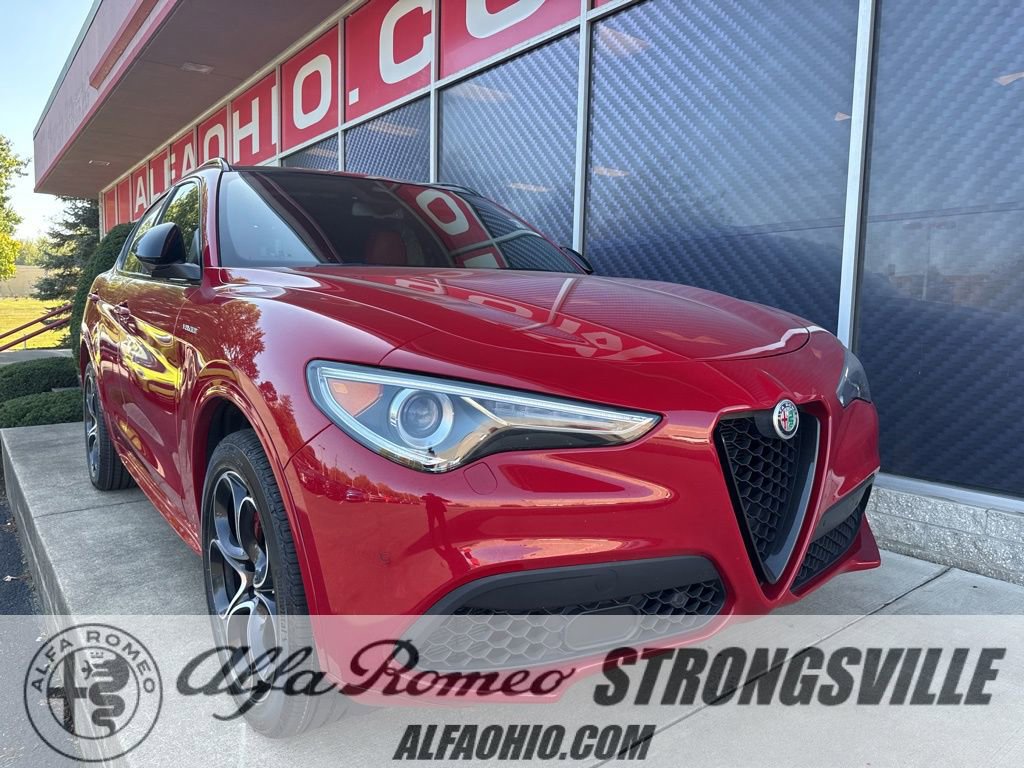Used 2022 Alfa Romeo Stelvio Veloce video 1