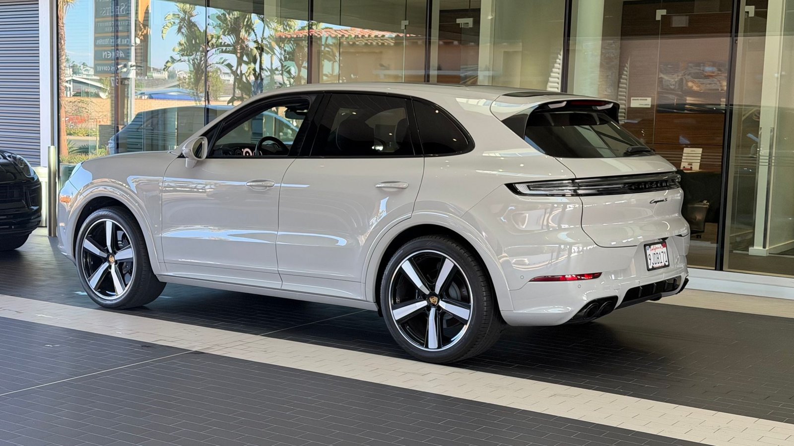 Certified 2024 Porsche Cayenne S AWD/4WD image 9