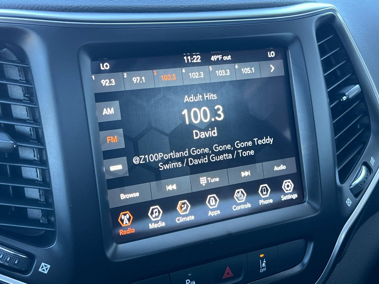 Used 2022 Jeep Cherokee Latitude Lux w/ Sun & Sound Group image 18