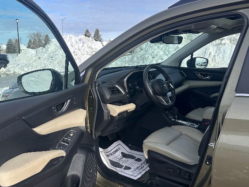 Used 2025 Subaru Ascent Limited AWD/4WD image 12