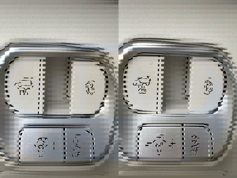 Used 2024 Genesis GV60 Advanced image 25