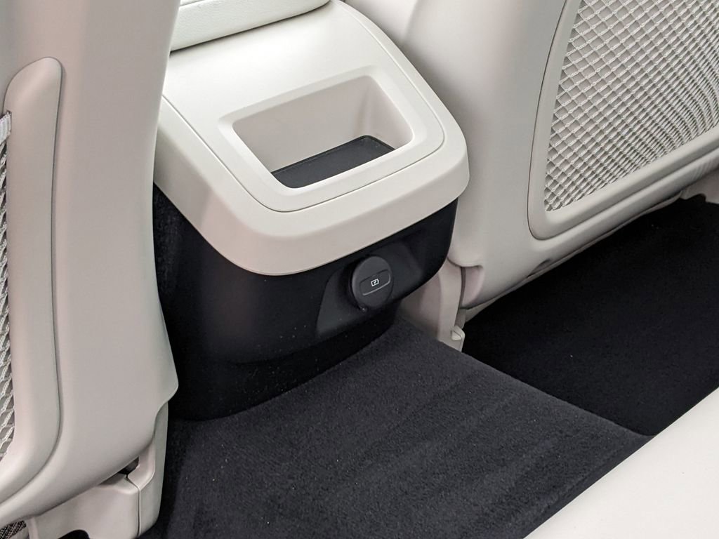 Used 2021 Volvo V60 T5 Momentum image 24