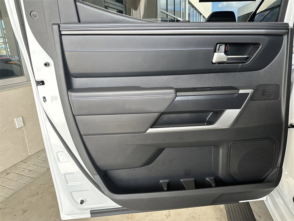 Used 2025 Toyota Tundra Platinum image 28