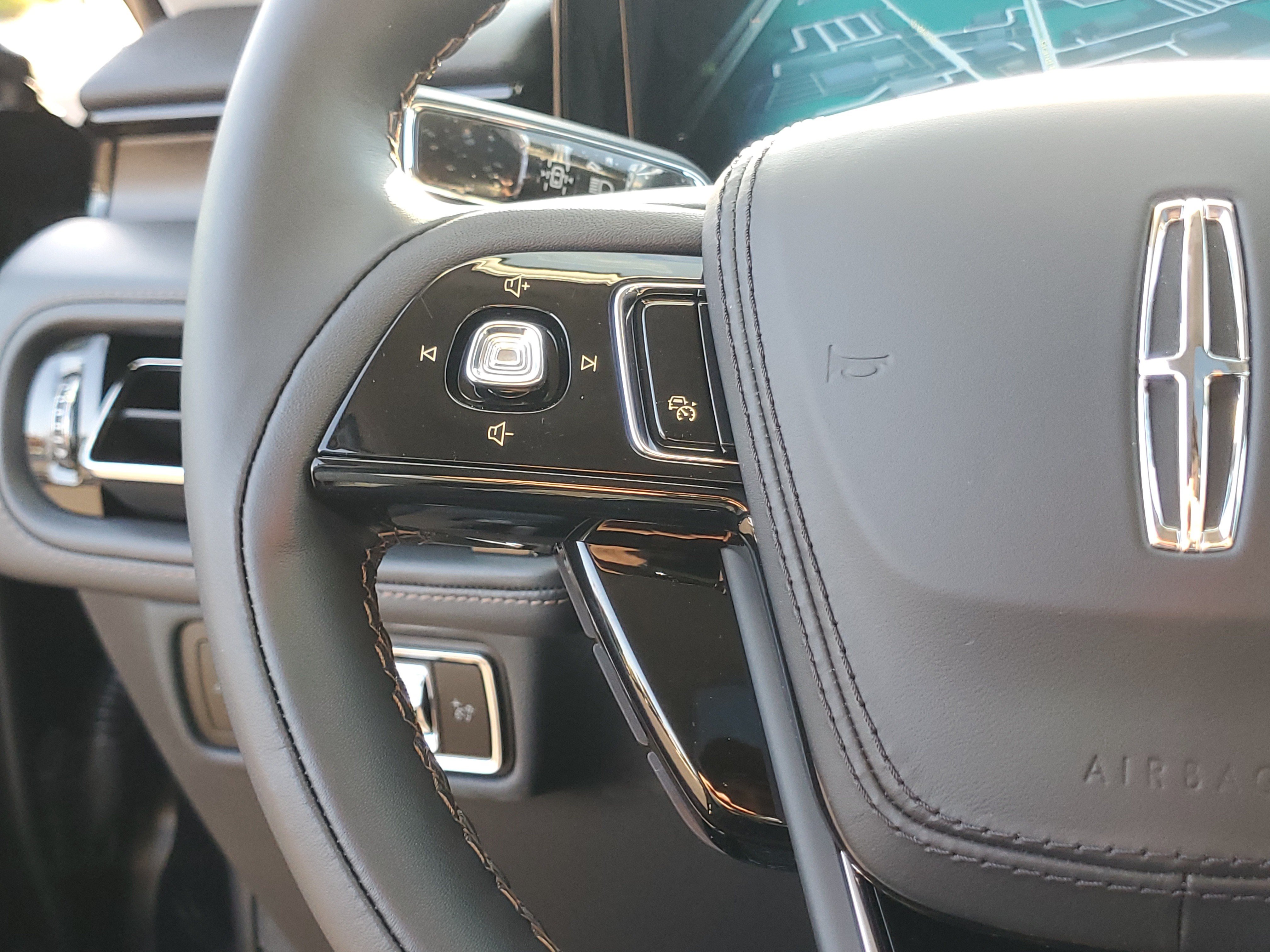 New 2026 Lincoln Aviator Reserve w/ Jet Appearance Package AWD/4WD image 16