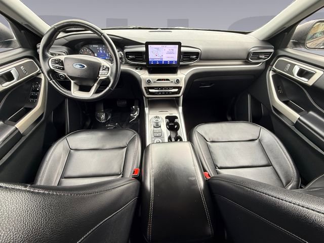 Used 2021 Ford Explorer XLT w/ Equipment Group 202A image 12