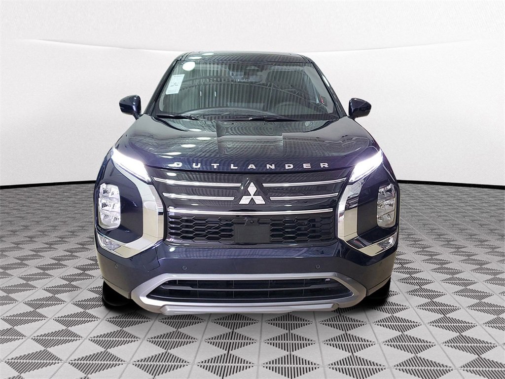 New 2025 Mitsubishi Outlander SE image 2
