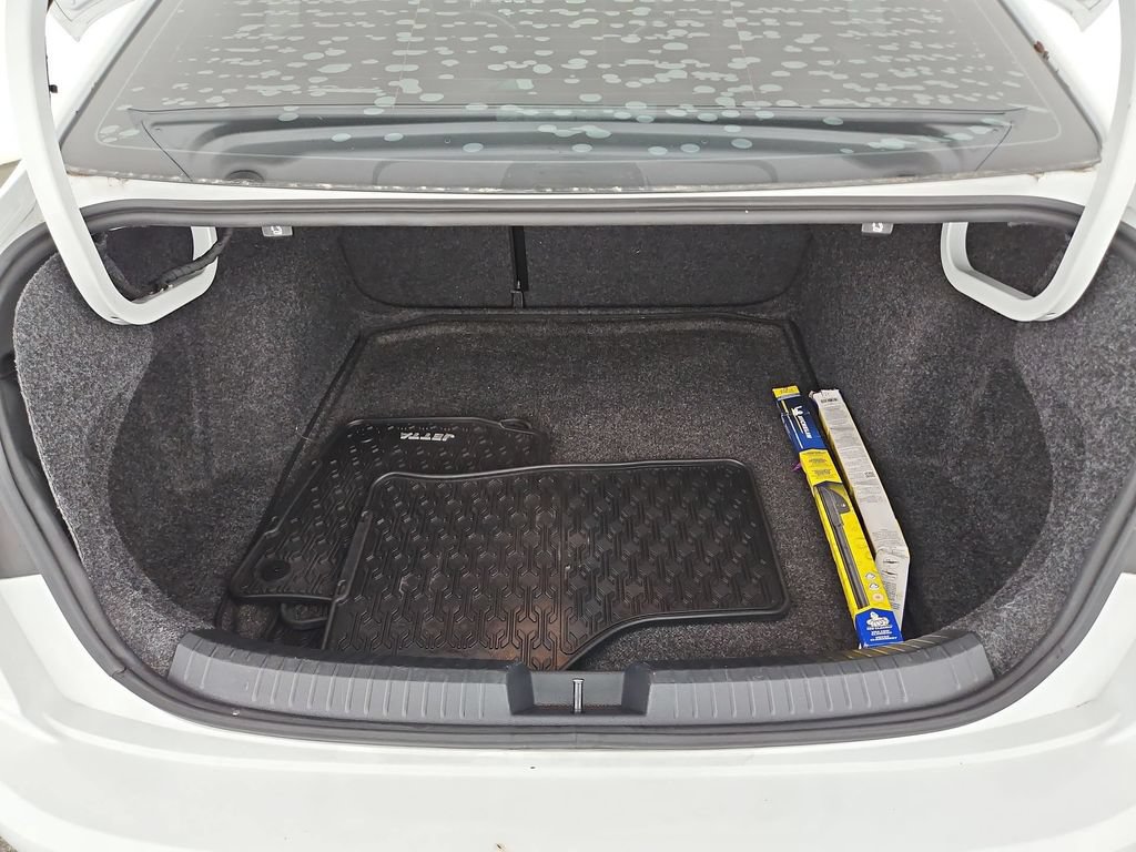 Used 2019 Volkswagen Jetta R-Line w/ R-Line Cold Weather Package FWD image 31