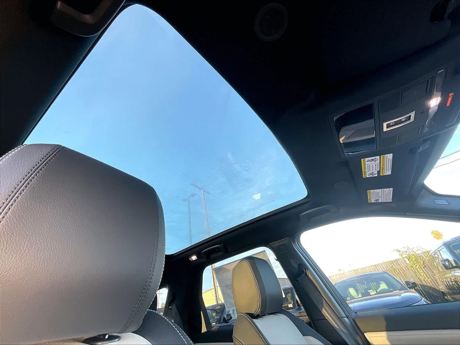 New 2026 Land Rover Discovery Sport Landmark AWD/4WD image 29