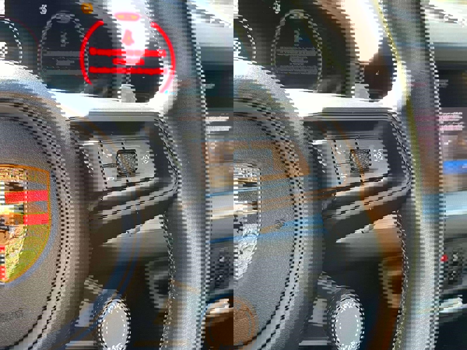 Used 2024 Porsche Cayenne image 23