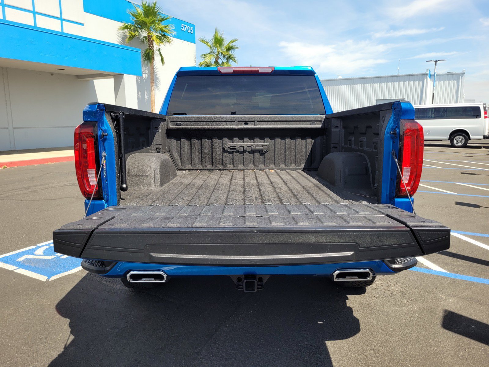 Used 2023 GMC Sierra 1500 AT4 AWD/4WD image 28
