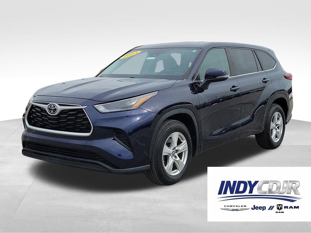 Used 2023 Toyota Highlander LE image 1