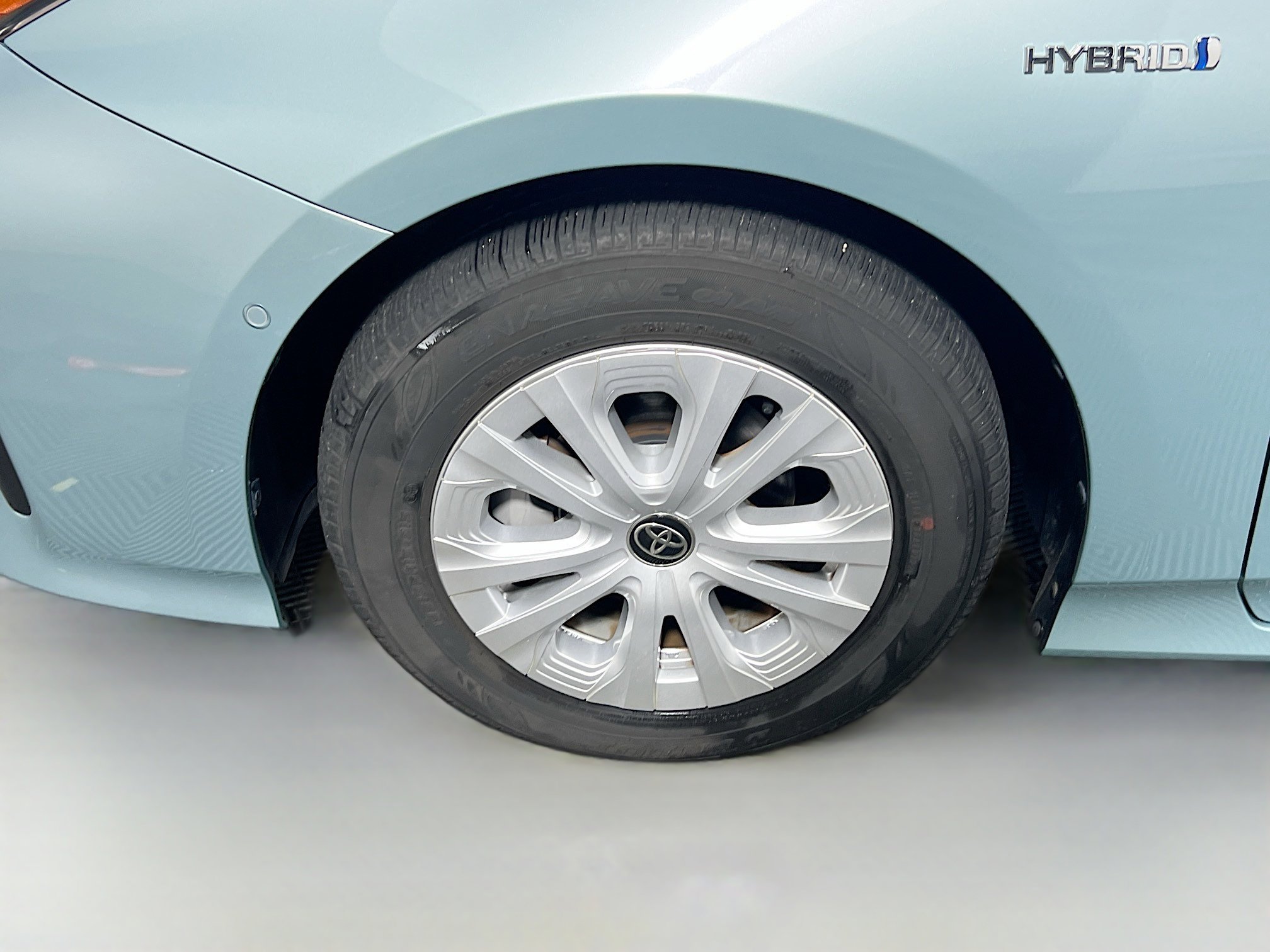 Used 2022 Toyota Prius LE FWD image 13