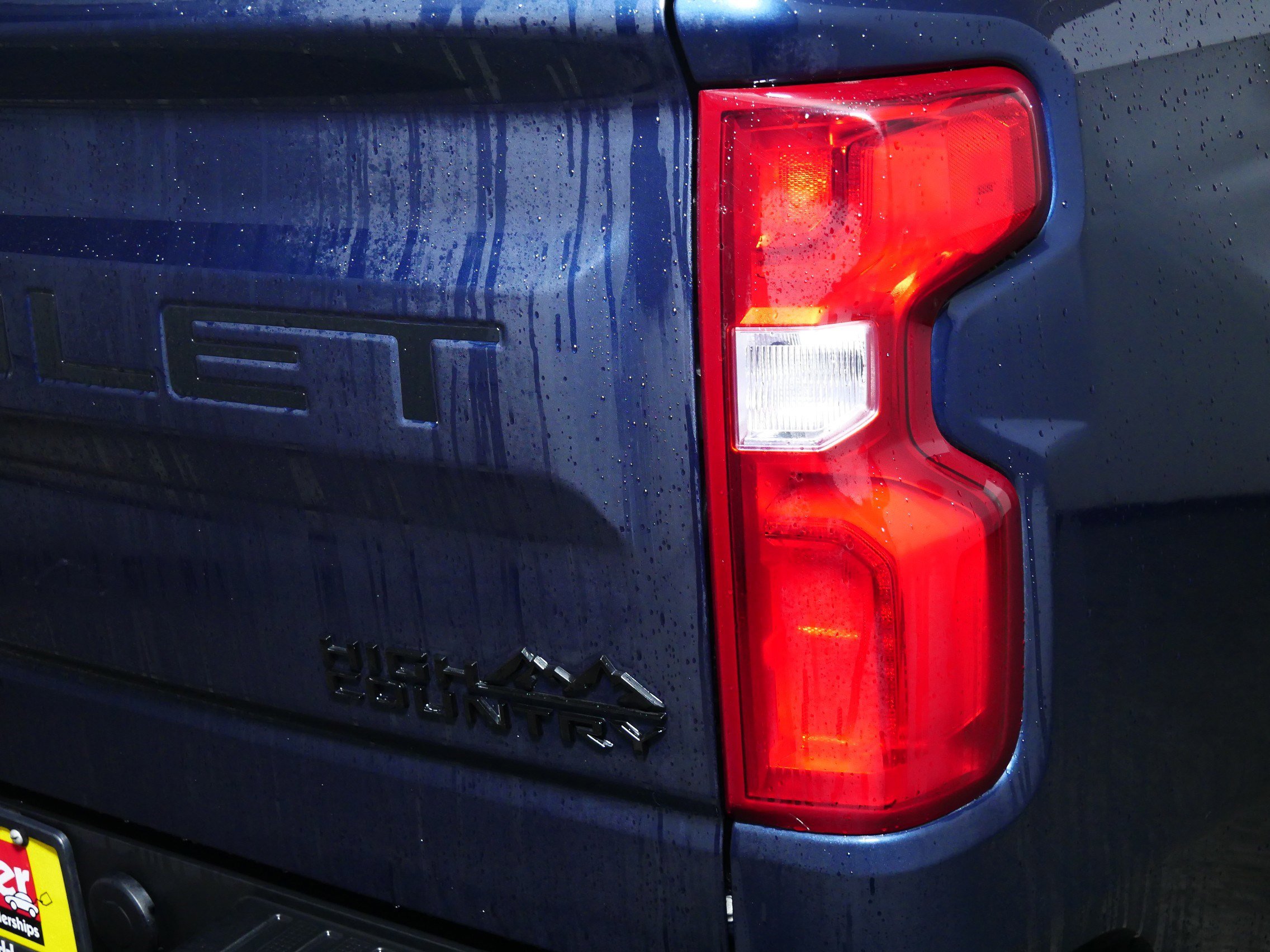 Used 2023 Chevrolet Silverado 1500 High Country w/ Technology Package image 17