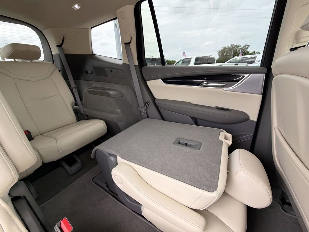 Used 2024 Cadillac XT6 Premium Luxury w/ LPO, Floor Liner Package AWD/4WD image 31