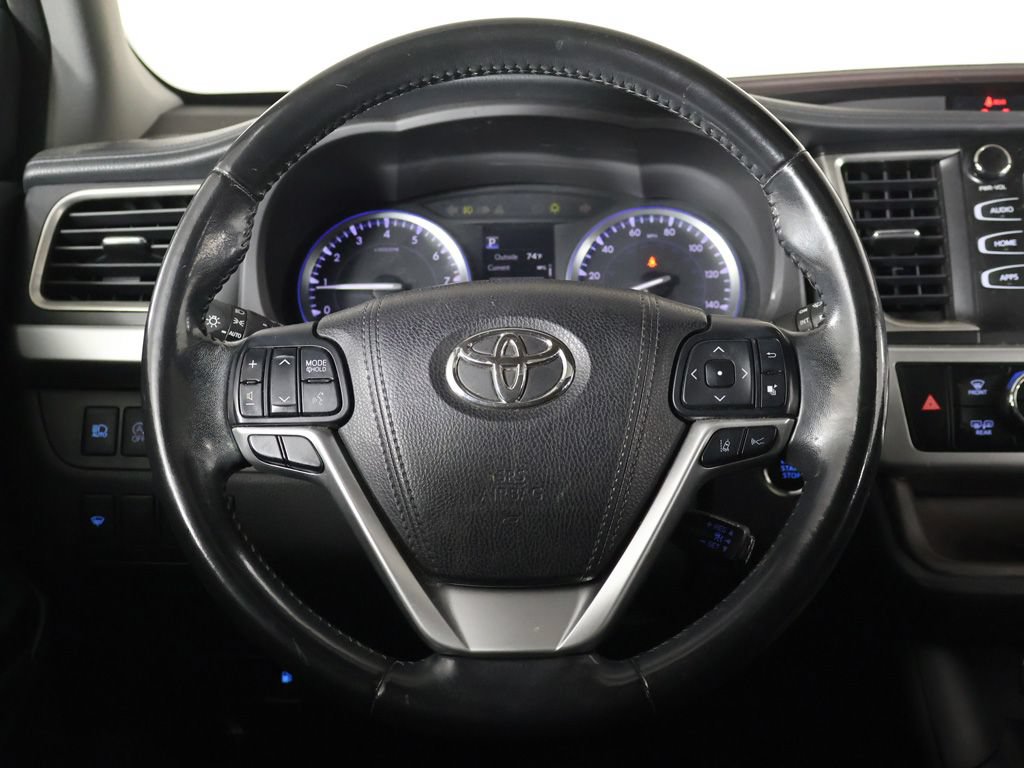 Used 2017 Toyota Highlander XLE w/ Carpet Mat Package AWD/4WD image 37