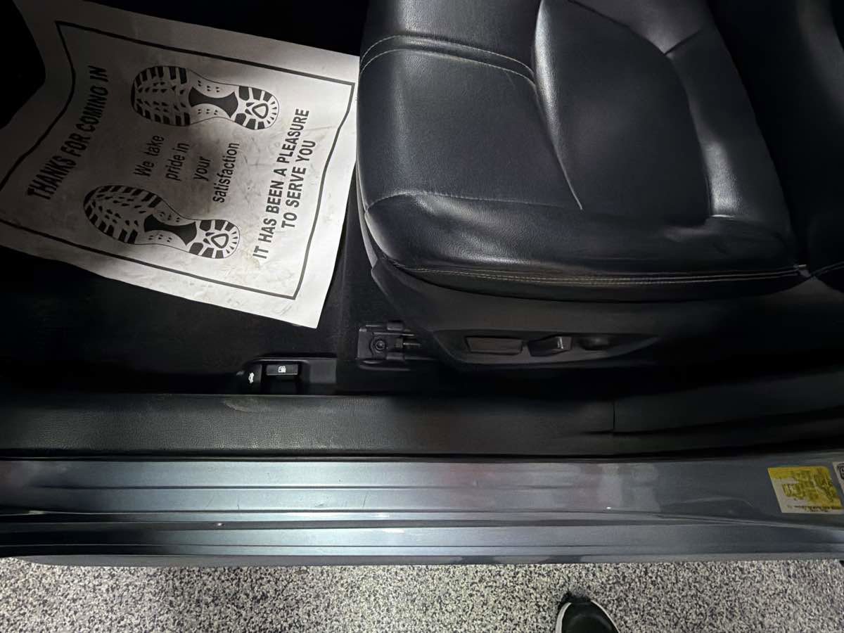 Used 2020 Toyota Corolla XLE w/ Carpet Mat Package (TMS) FWD image 14