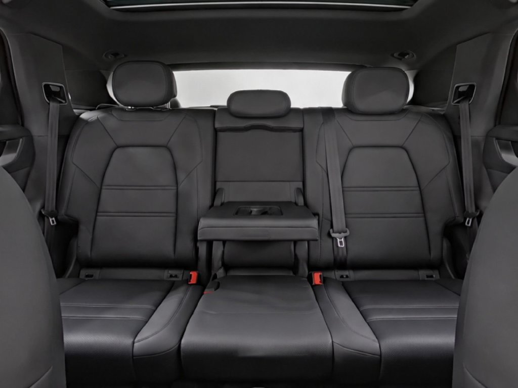 Certified 2026 Porsche Cayenne S w/ Premium Package Plus AWD/4WD image 19