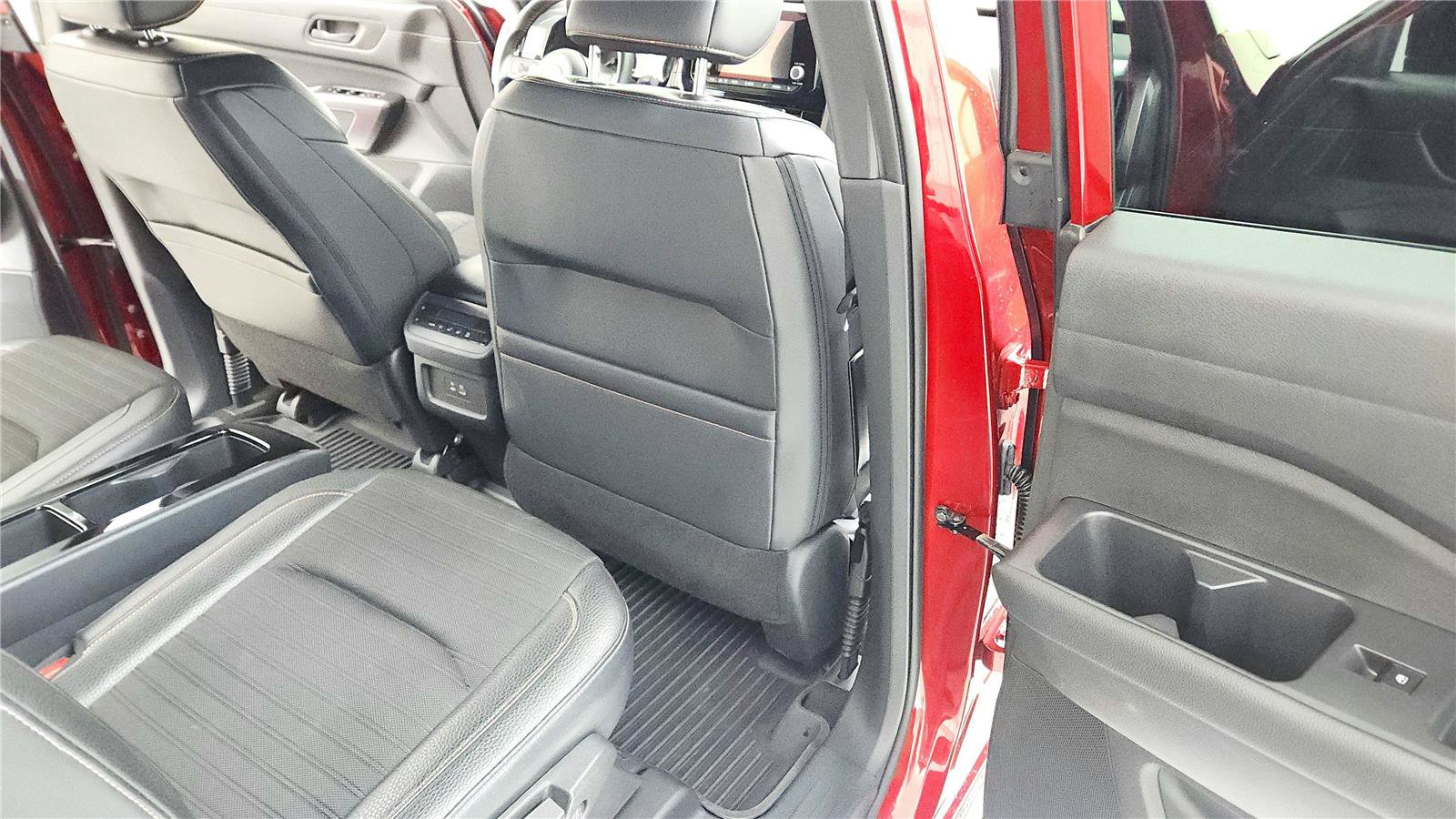 Used 2023 Nissan Pathfinder Rock Creek AWD/4WD image 25