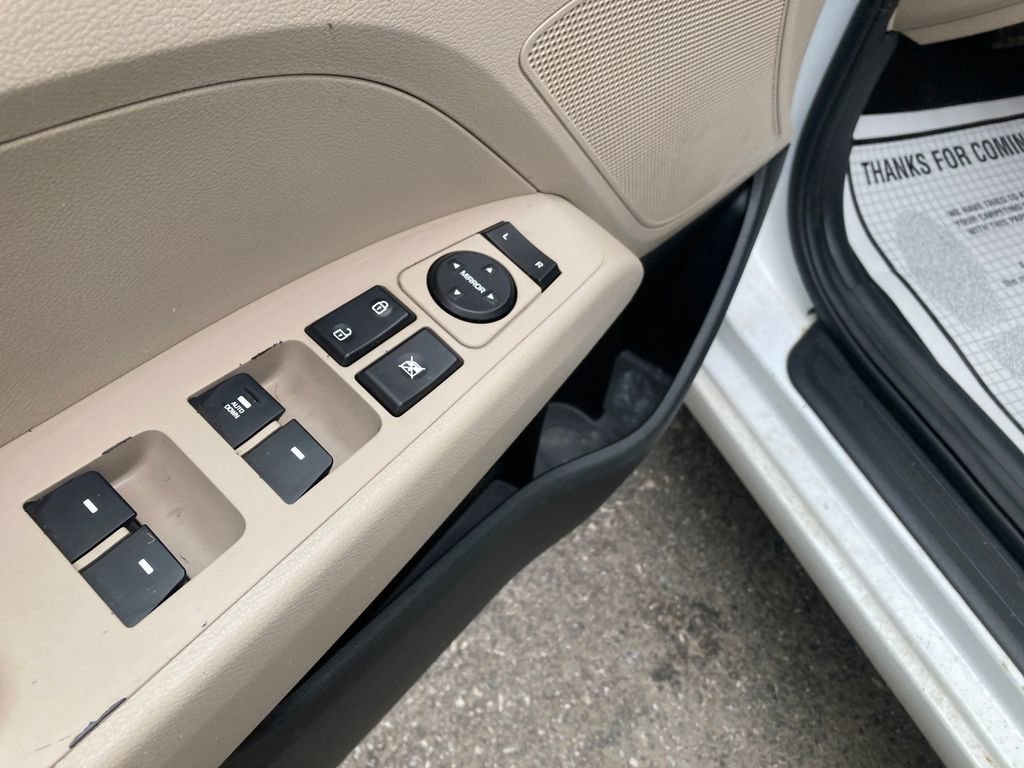 Used 2018 Hyundai Elantra SE image 14