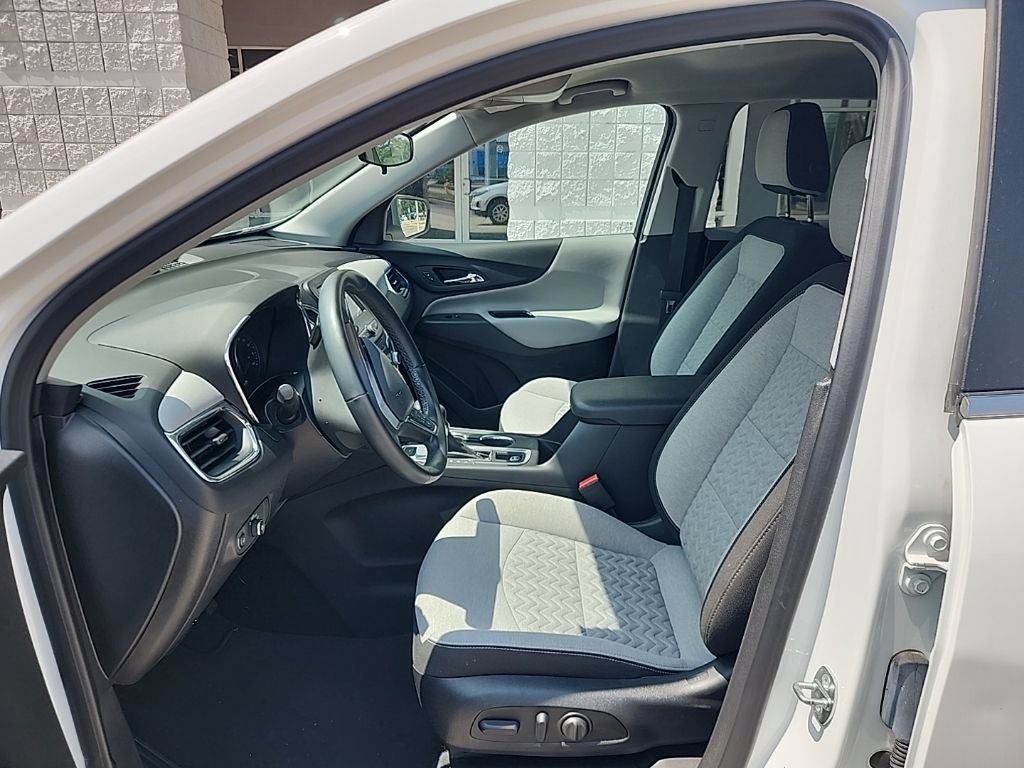 Used 2023 Chevrolet Equinox LT w/ Driver Convenience Package AWD/4WD image 10