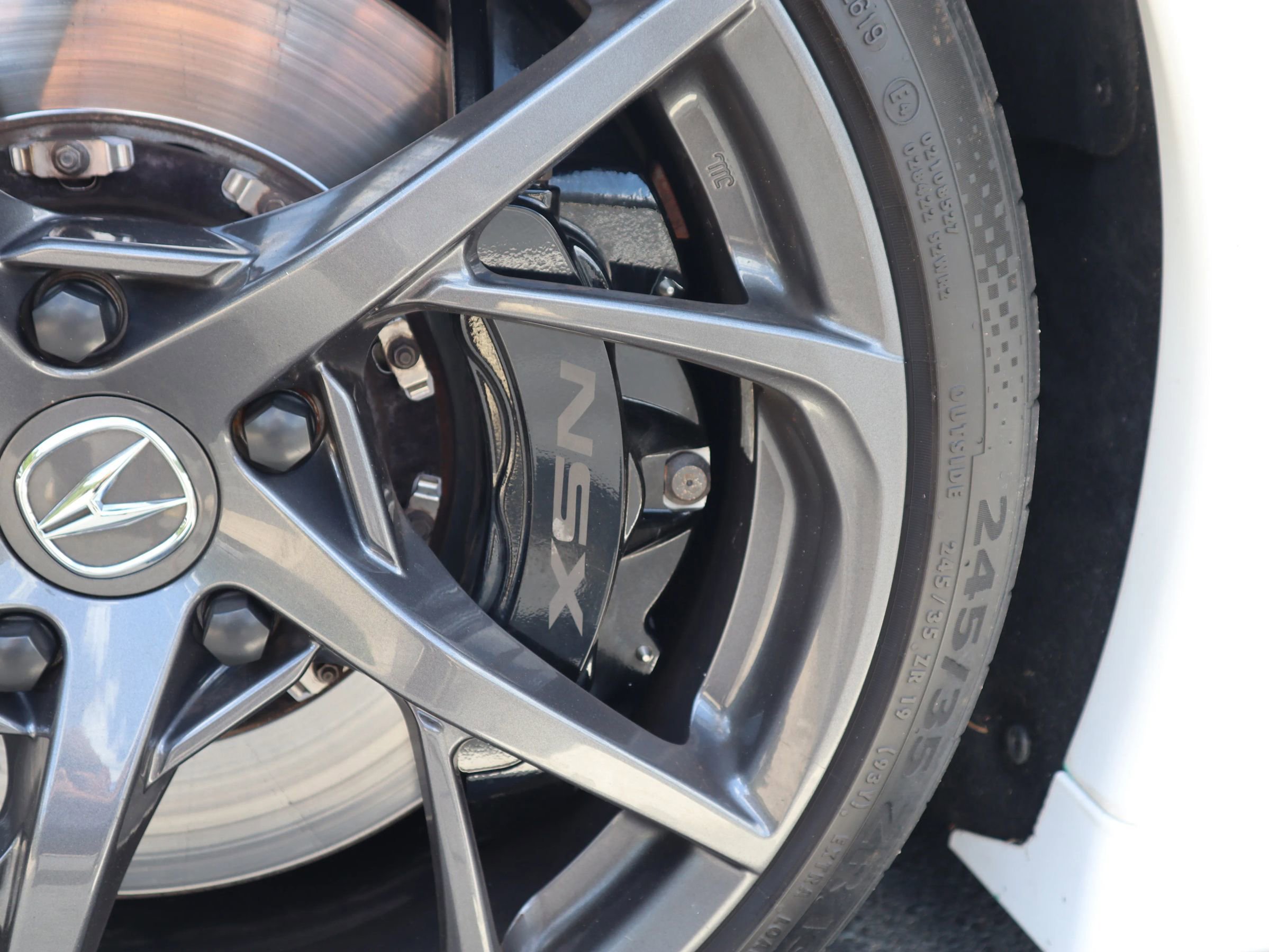 Used 2018 Acura NSX AWD/4WD image 16