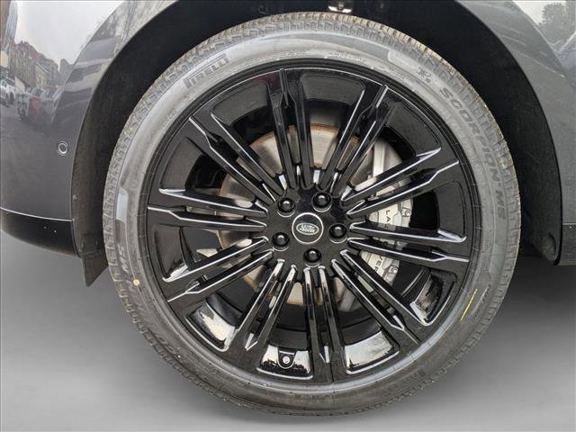 New 2025 Land Rover Range Rover SE image 10