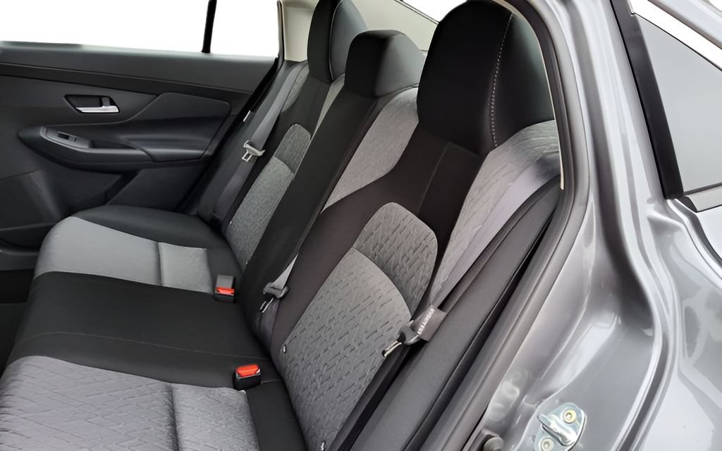 New 2026 Nissan Sentra SV w/ SV Convenience Package FWD image 23