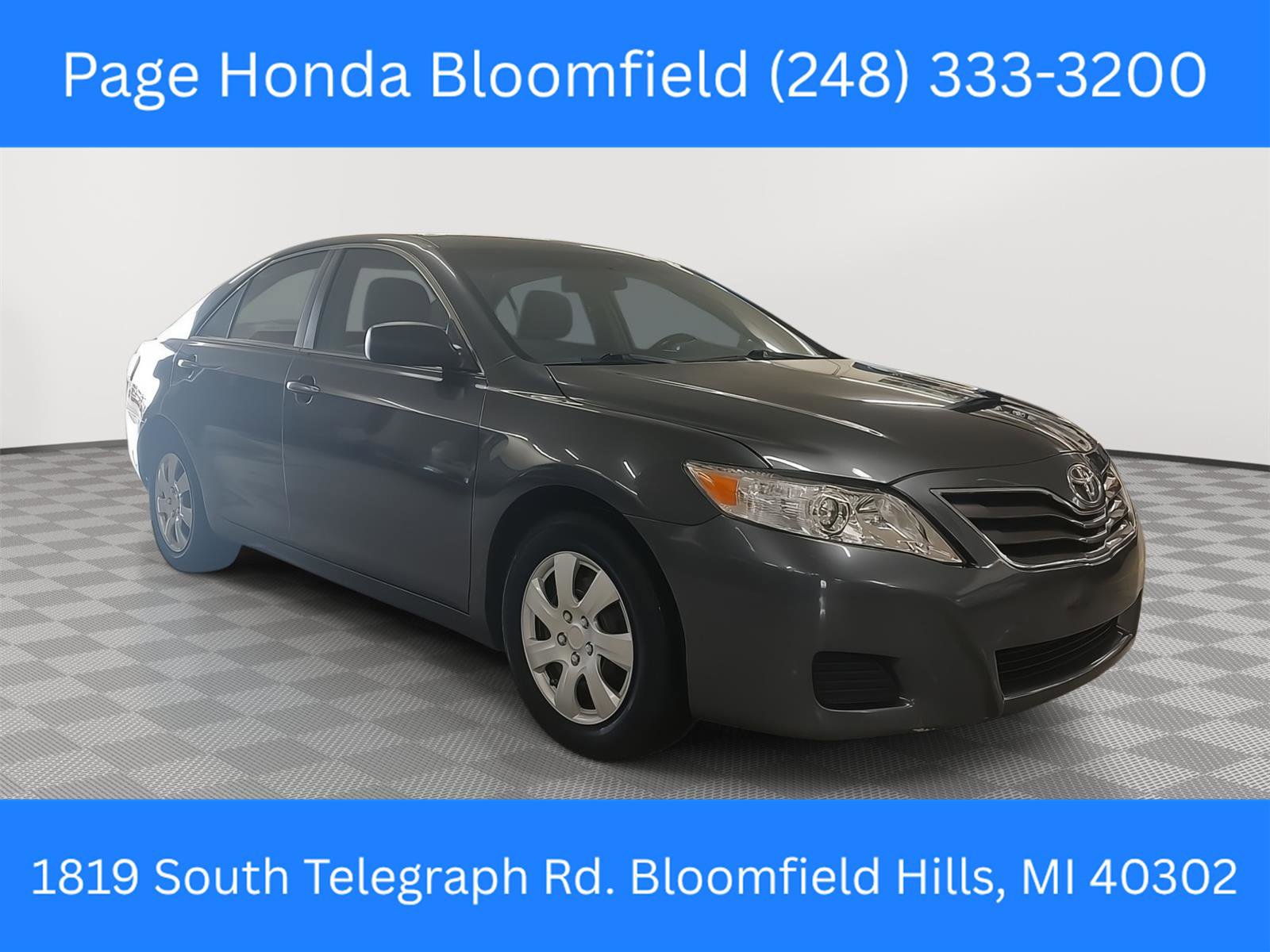 Used 2010 Toyota Camry LE FWD image 1