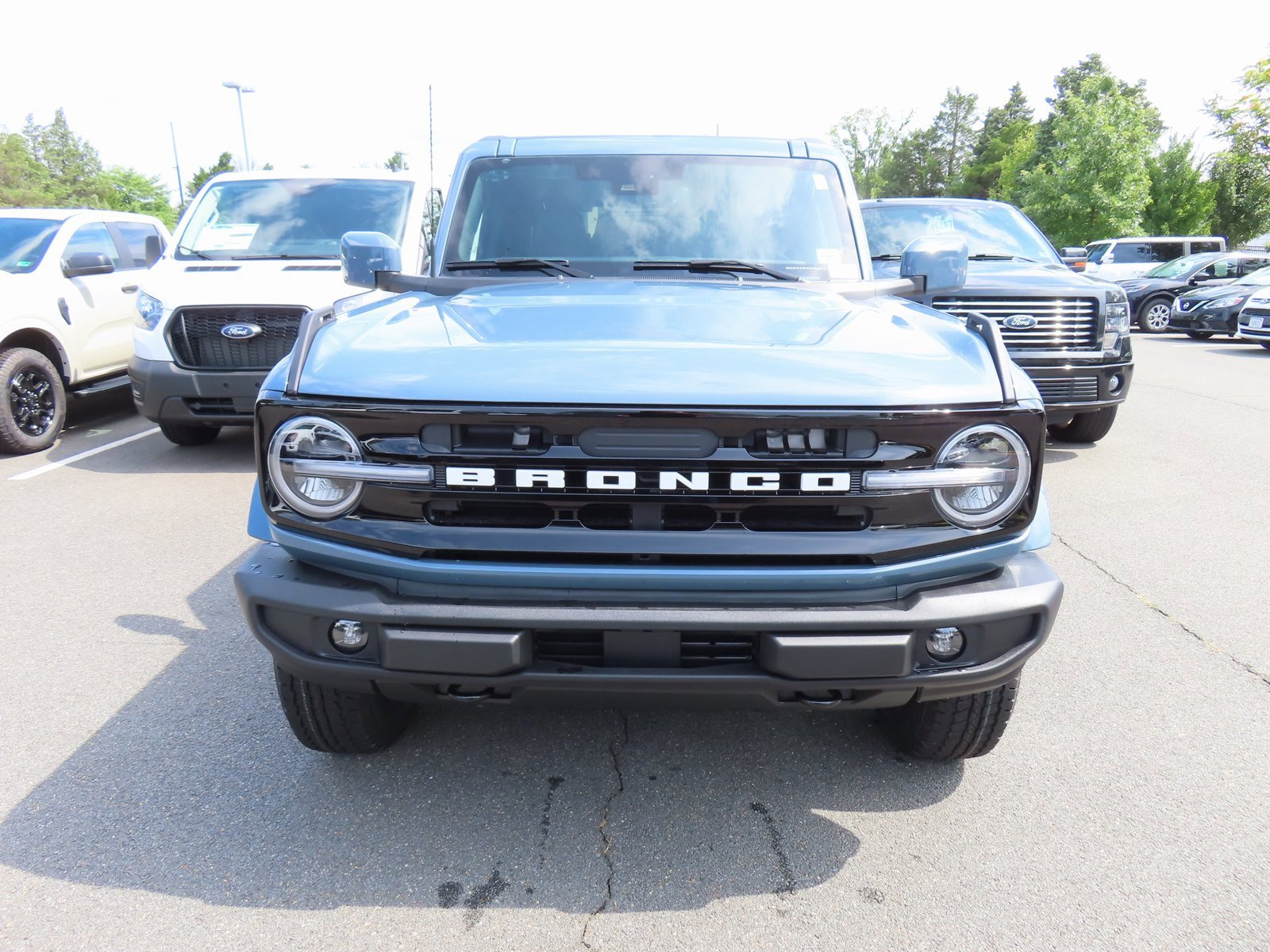 New 2025 Ford Bronco Outer Banks image 2