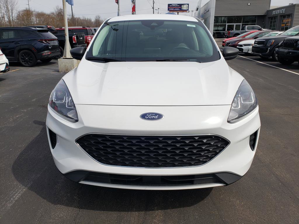 Used 2022 Ford Escape SE image 2