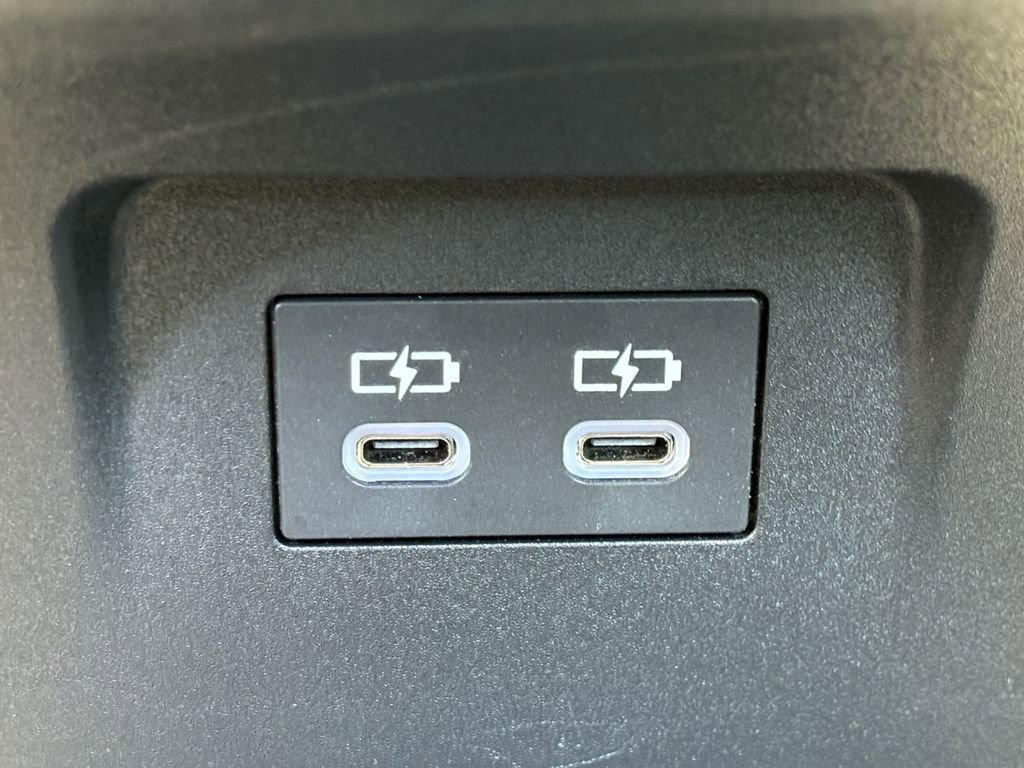 Used 2025 Toyota Prius XLE image 5