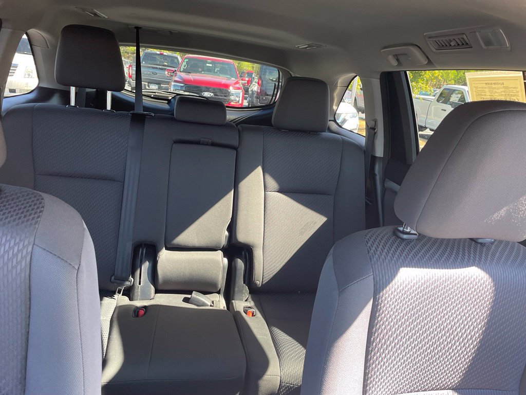 Used 2016 Toyota Highlander LE FWD image 28