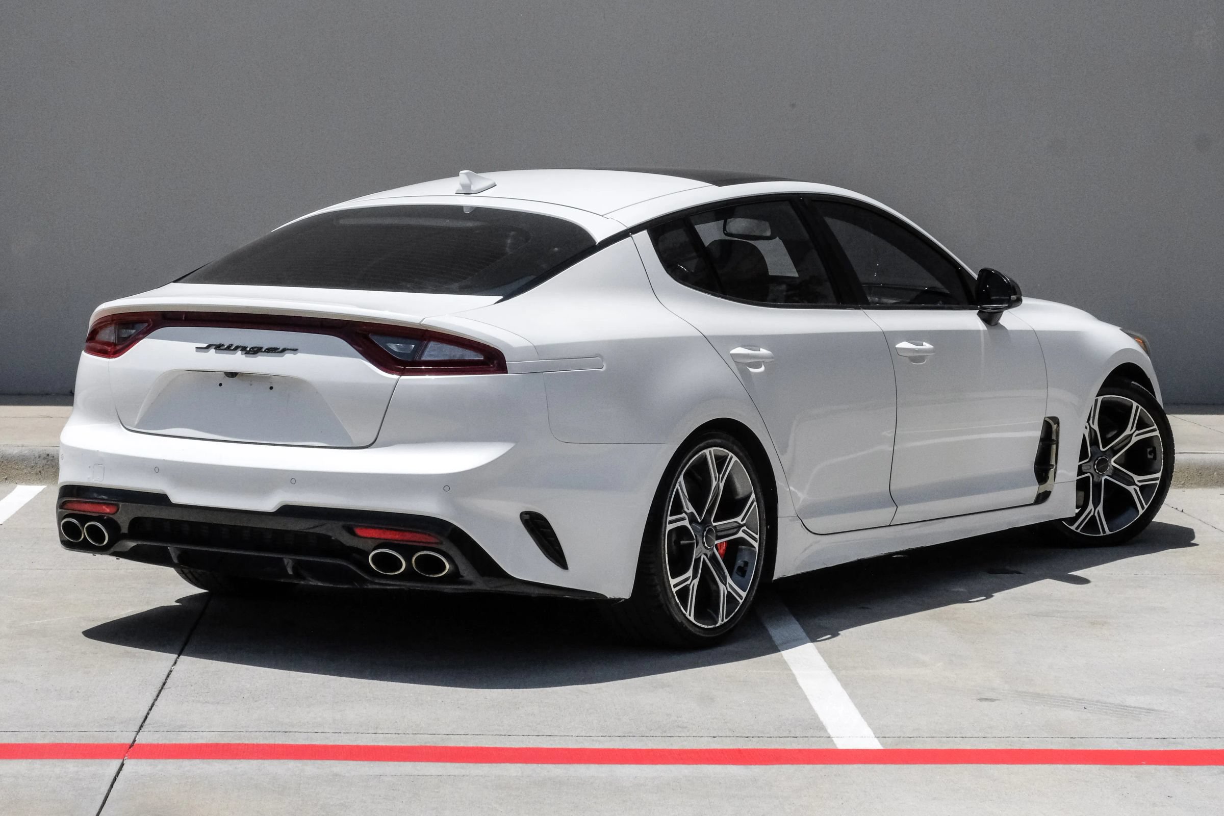 Used 2020 Kia Stinger GT2 AWD/4WD image 4