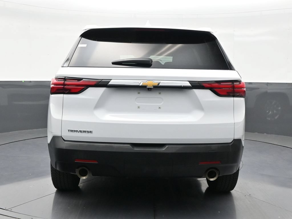 Used 2023 Chevrolet Traverse LS FWD image 4