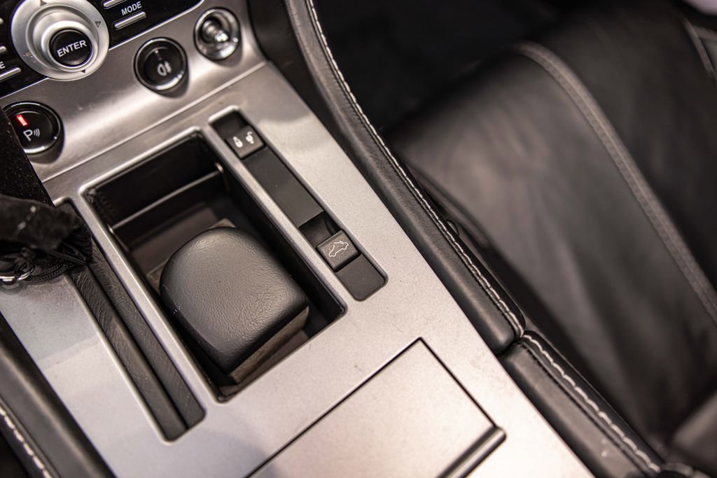 Used 2010 Aston Martin V8 Vantage Roadster RWD image 30