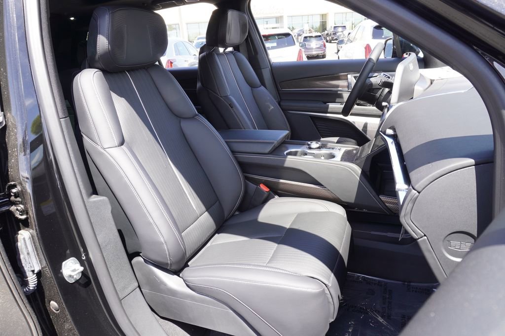 New 2026 Cadillac Vistiq Luxury AWD/4WD image 12