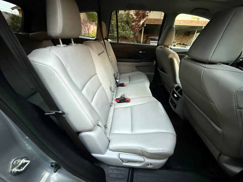 Used 2016 Honda Pilot Touring image 12
