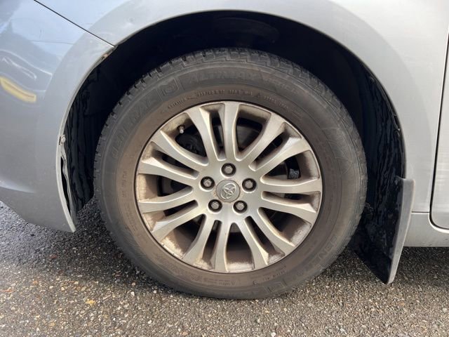 Used 2011 Toyota Sienna XLE image 44