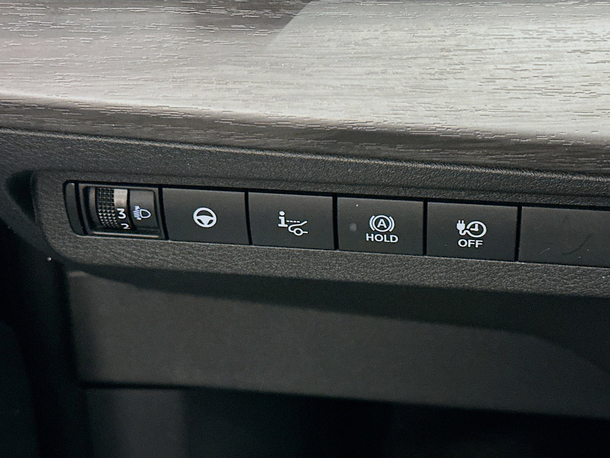 Used 2023 Nissan Ariya AWD image 17