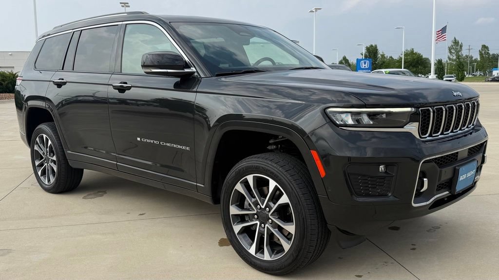 Certified 2022 Jeep Grand Cherokee L Overland w/ Luxury Tech Group IV AWD/4WD image 8