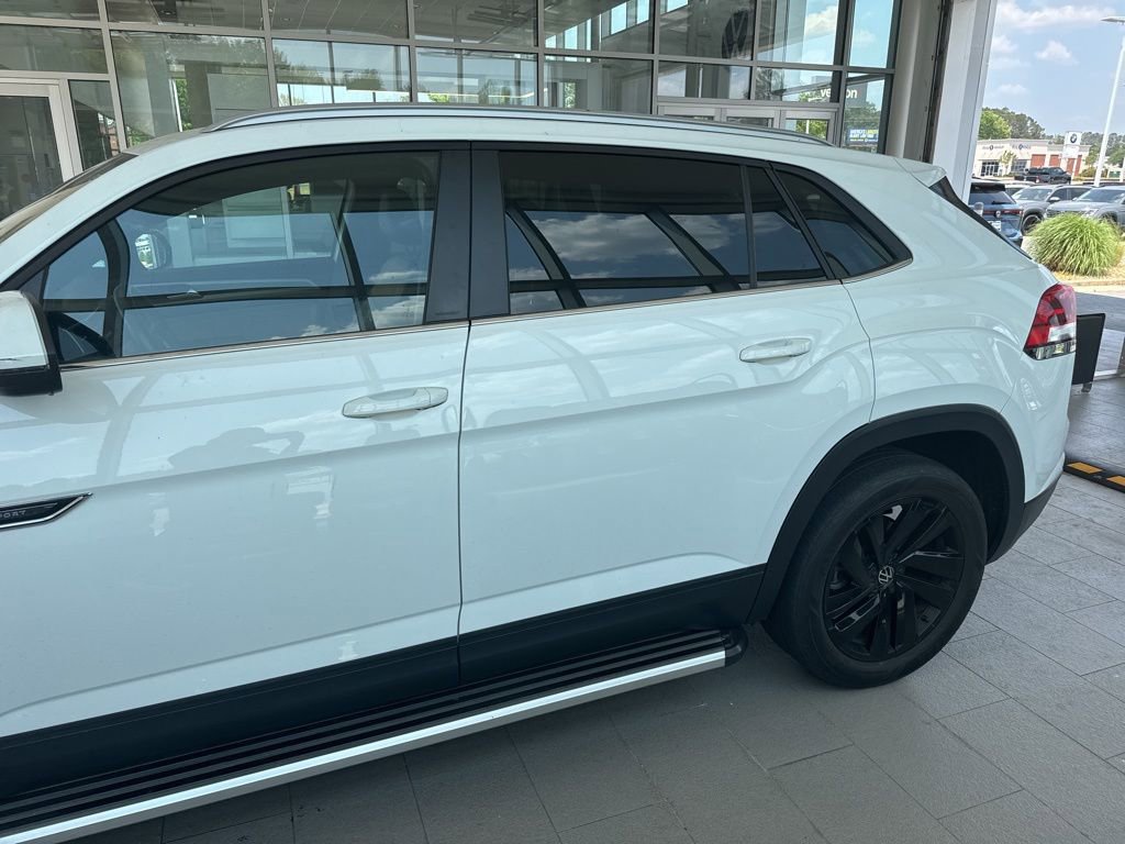 Used 2021 Volkswagen Atlas Cross Sport SE FWD image 3