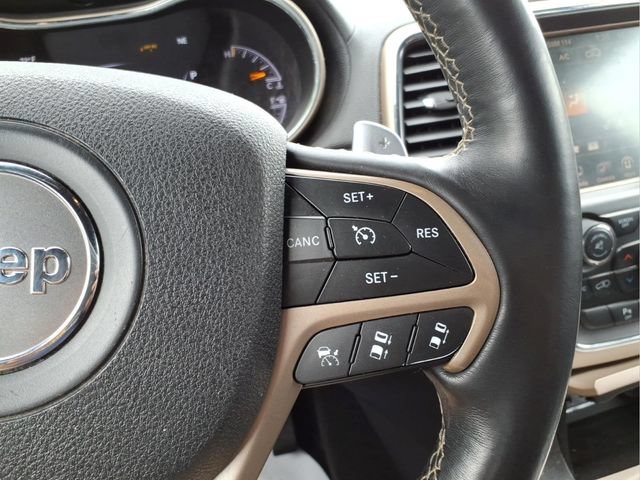 Used 2015 Jeep Grand Cherokee Overland w/ Advanced Technology Group AWD/4WD image 19