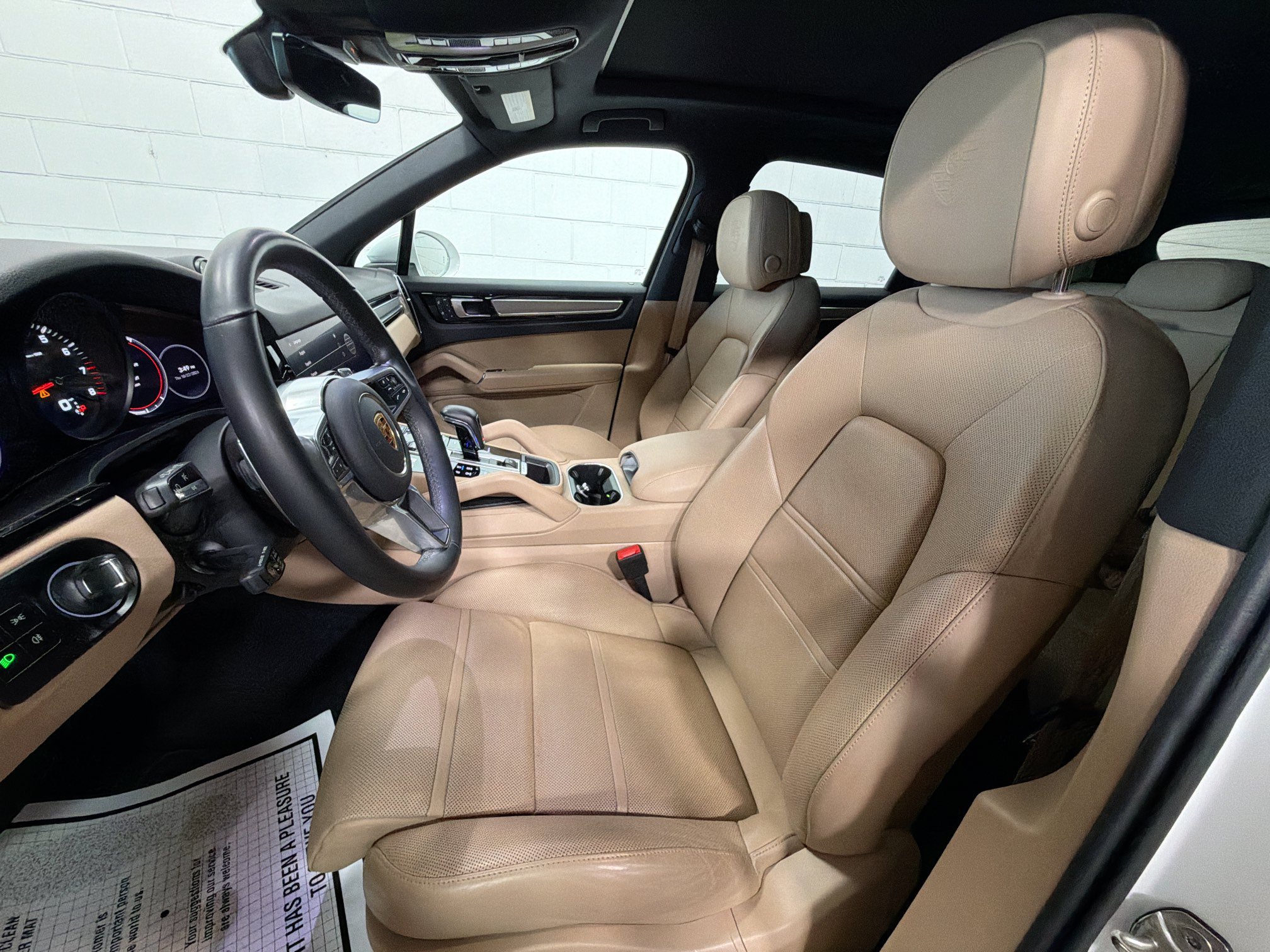 Certified 2023 Porsche Cayenne Platinum Edition AWD/4WD image 5