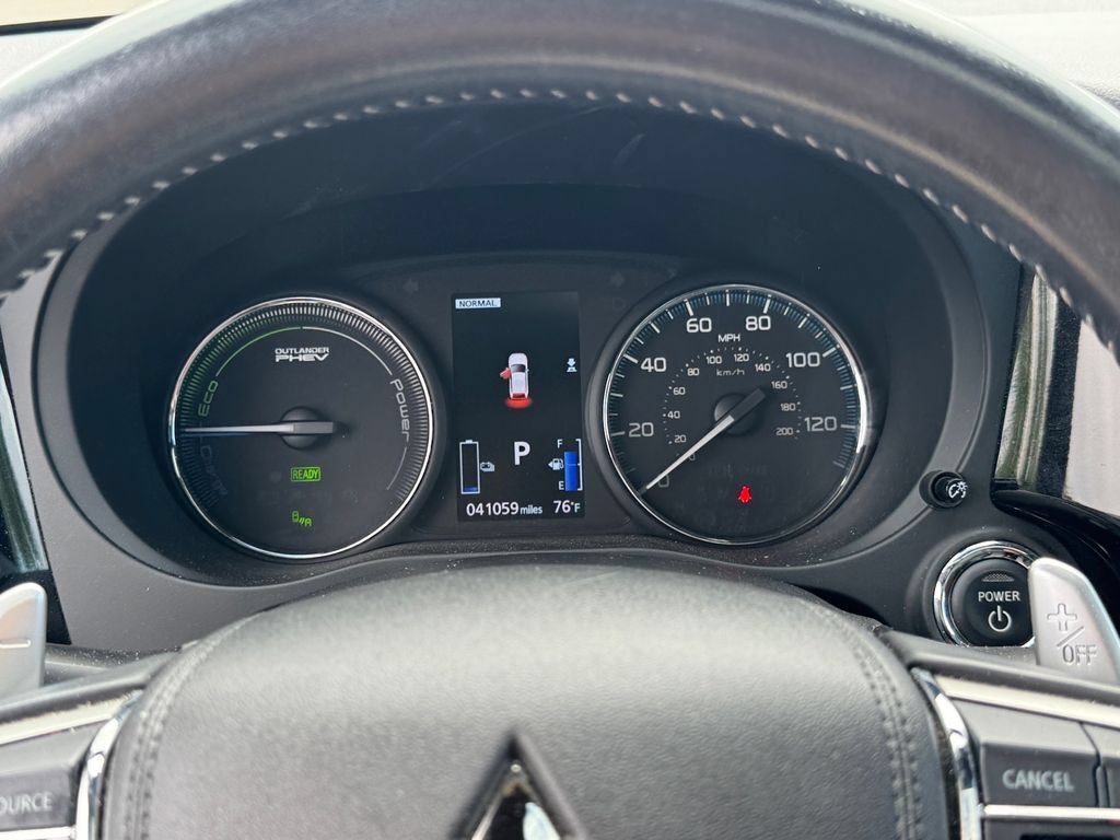Used 2020 Mitsubishi Outlander 4WD Plug-In Hybrid image 20
