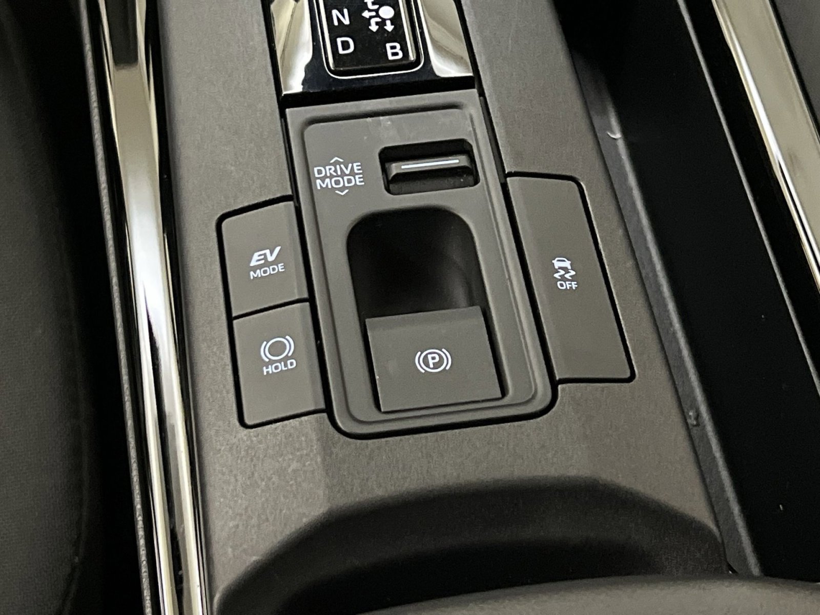 Used 2026 Toyota Prius LE image 32