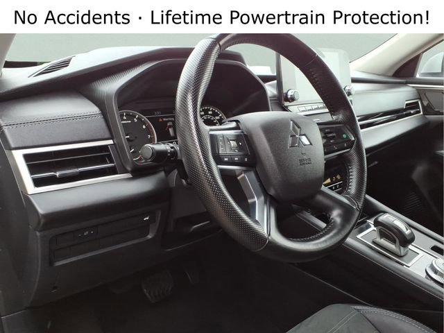 Used 2024 Mitsubishi Outlander SE image 14
