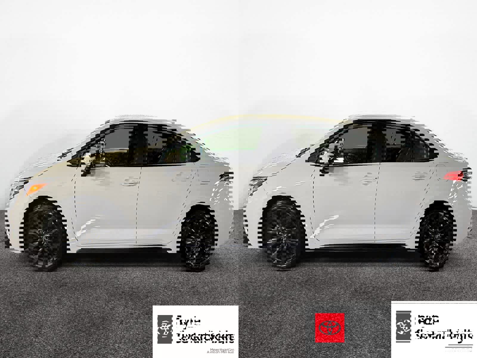 Certified 2025 Toyota Corolla SE image 3